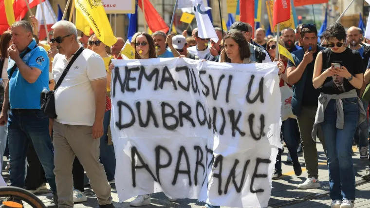 Sindikat objavio procjenu broja ljudi na prosvjedu: Pogledajte &scaron;to su poručili Plenkoviću
