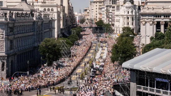Milijun ljudi preplavilo madridske ulice: Pogledajte kako je izgledao Papin veličanstveni doček