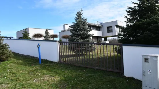 Grgić pažnju privukao svojom ostavkom, a sjećate li se rasko&scaron;i u kojoj živi? Bazen obara s nogu