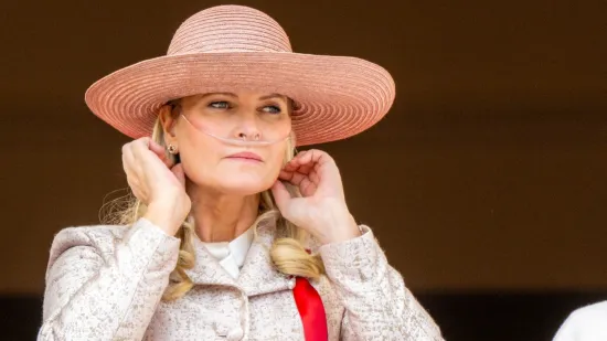 Sin joj u zatvoru zbog silovanja, ona neizlječivo bolesna: Tko je norve&scaron;ka princeza Mette-Marit?