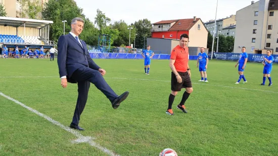 Plenković izveo početni udarac pa gledao spektakl: Evo koji su se HDZ-ovci znojili na terenu