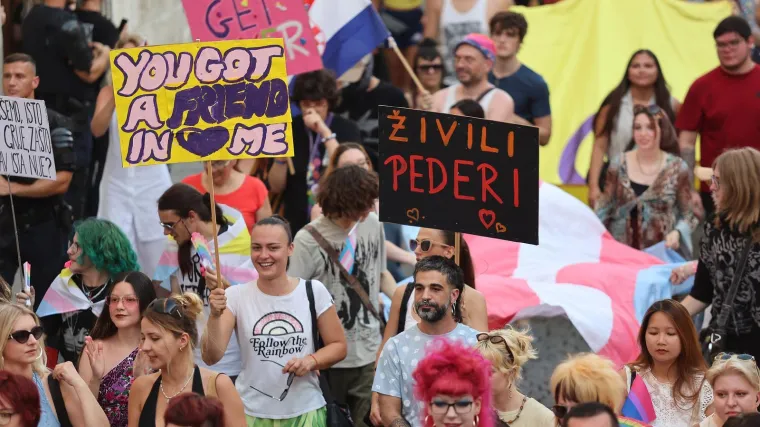 'Nije me mater rodila da mučin': Ovako je izgledala 15. Povorka ponosa u Splitu