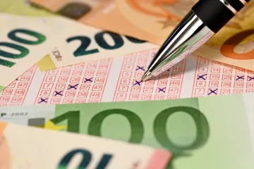 Dali su mu male šanse za preživljavanjem, a on ustao iz mrtvih i dva puta osvojio lutriju