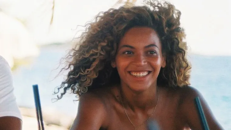 Queen Bey doma ima dvije pčelinje ko&scaron;nice, 35 Grammyja i vjeruje u magičnost broja četiri