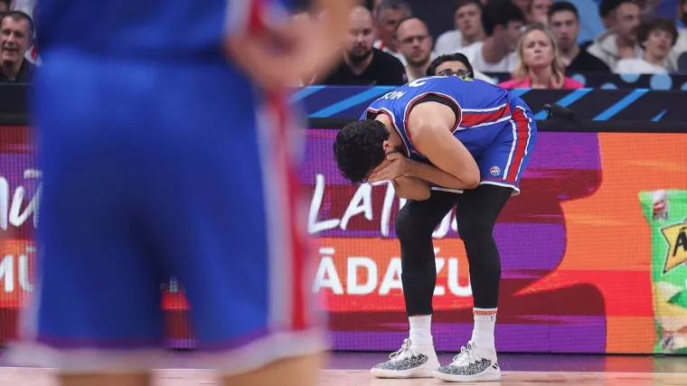 Srbi u očaju! Pognute glave, &scaron;ok i nevjerica, spu&scaron;teni pogledi i sakrivanje lica