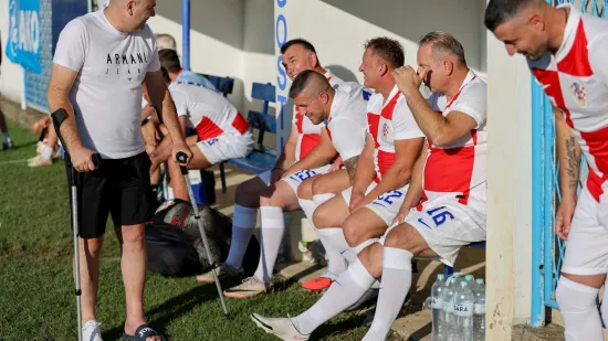 Legendarni igrači ukrali show na fe&scaron;ti u Benkovcu: Smijeh i suze na velikom rođendanu Velebita