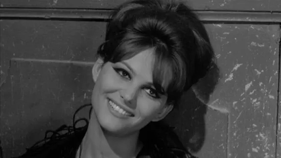 Oti&scaron;la je filmska legenda: Evo kako se Claudia Cardinale mijenjala kroz desetljeća