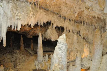 Ovo je najpopularnija i najstarija špilja u Europi: Ljepotom ostavlja posjetitelje bez daha