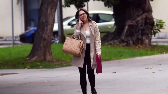 Nema tko se nije okrenuo za damom zanosnih oblina: Pojavila se i užarila Karlovac