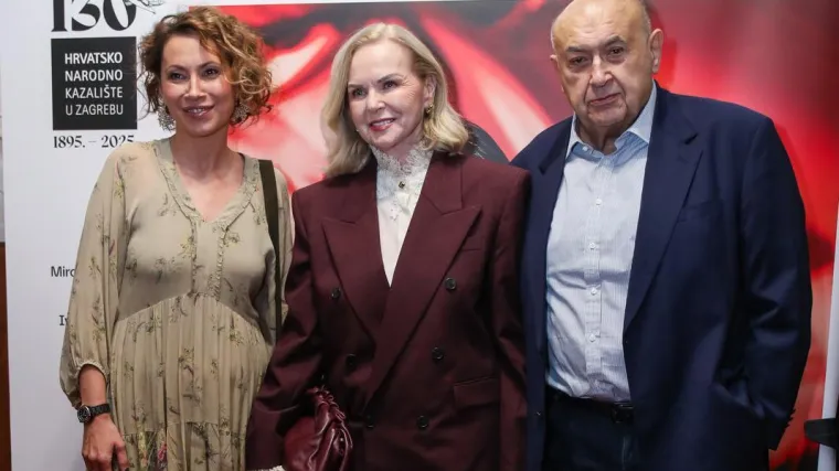 Pogledajte tko je sve od poznatih do&scaron;ao u HNK: Najpoznatiji odvjetnički par odu&scaron;evio modnom kombinacijom