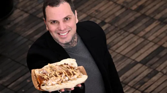 Tko je Mario Mandarić? Kuhanje mu je velika strast, a posvećen je suprug i otac