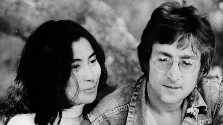 Zbog ljubavi prema Japanki ostavio bend, &scaron;irio poruke mira pa je naprasno ubijen s pet hitaca