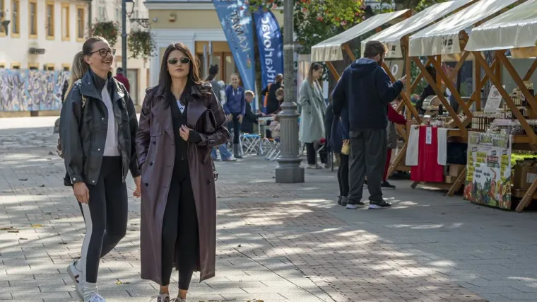 Neki su gledali kestene, ali ipak su se svi okretali za njom: Ova dama ukrala je show u Karlovcu