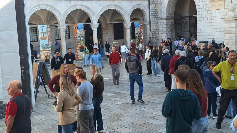 Zvijezde popularne serije stigle u Dubrovnik: Evo kako je izgledalo snimanje