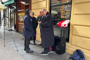 Thompsonova 'Bojna Čavoglave' treštila pred SNV-om: Keleminec i pristaše stigli sa zvučnikom