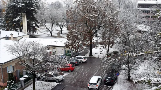 Sisak se probudio u snijegu! Ulice, krovovi i gradski parkovi pod bijelim prekrivačem