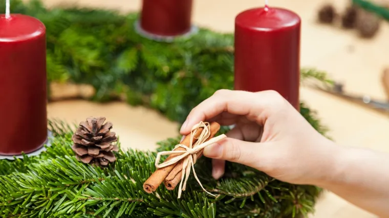 Znate li značenje svijeća na adventskom vijencu? Donosimo sve o njegovoj simbolici