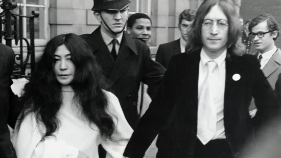 Žena koja je 'uni&scaron;tila' Beatlese, ali osvojila Johna Lennona: Tko je bila Yoko Ono?