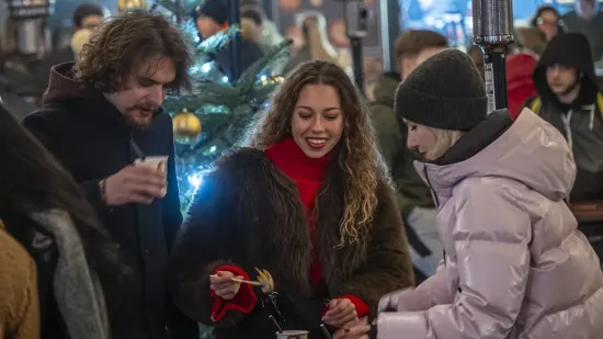 Nikad ljep&scaron;i Advent: Kovrčava djevojka s osmijehom od milijun dolara obilježila večer u Karlovcu