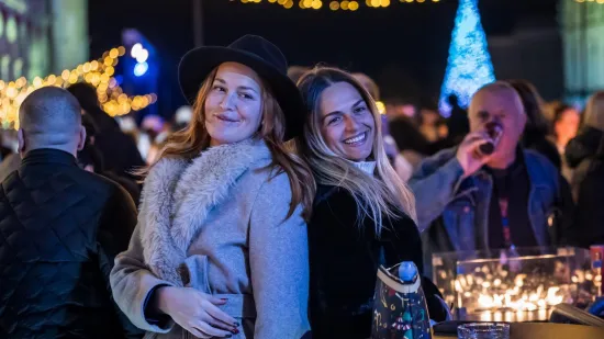 &Scaron;e&scaron;irom i osmijehom osvojile Prokurative: Dvije Splićanke ukrale show na nastupu Marka Kutlića