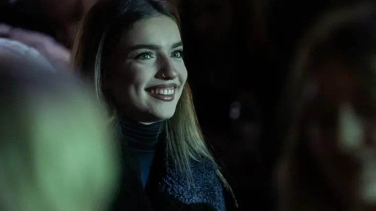 Dok je Vojko pjevao, ona je mamila poglede: Svi se okretali za lijepom Zadrankom