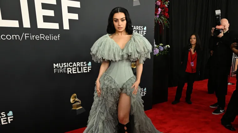 Tko je Charli XCX? Britanska pop ikona koja je redefinirala glazbenu scenu