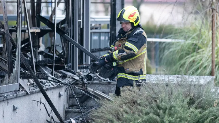 Do jučer je ovdje bila pizzerija, evo &scaron;to je ostalo nakon buktinje: 'Dobro da nije stanove zahvatilo'