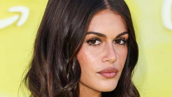 Cindy Crawford bila je kraljica 90-ih, ali kći Kaia Gerber danas postavlja nove standarde ljepote