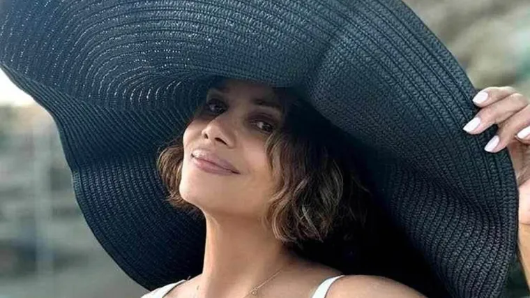 Slavna glumica (59) dokazala da godine nisu prepreka: Pozirala u seksi izdanju