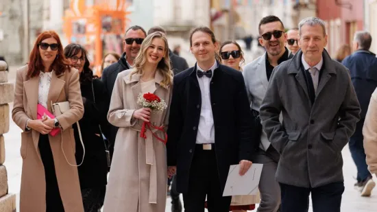 Lijepe djevojke i mladići ukrali poglede u centru Zadra